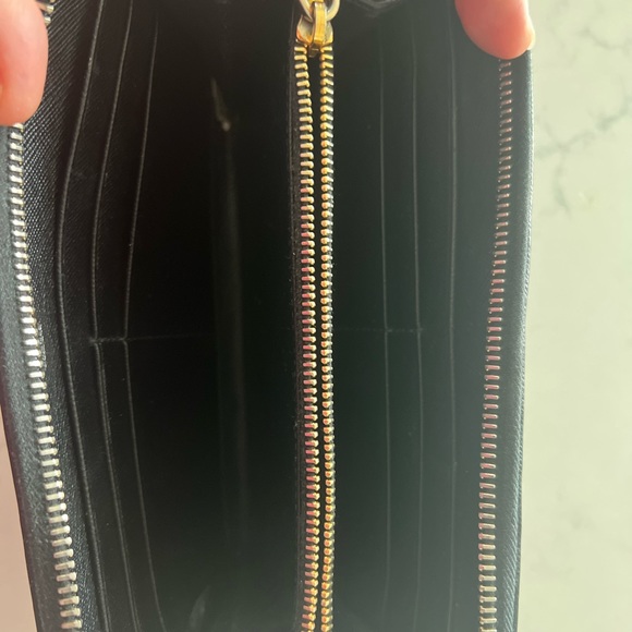 Quilted Prada saffiano leather wallet - Picture 5 of 12